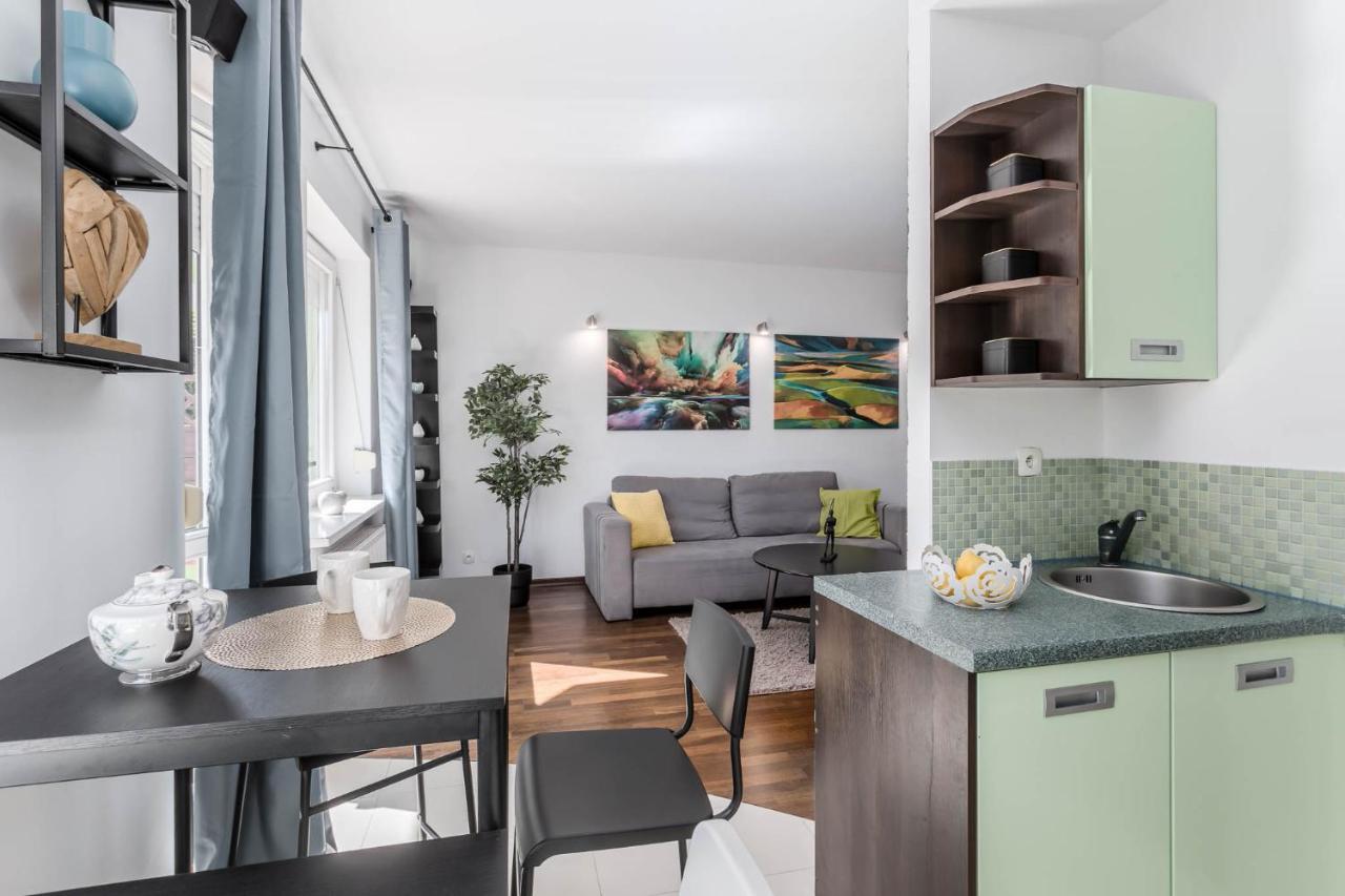 Chill Apartments Kabaty Family Varsovia Exterior foto